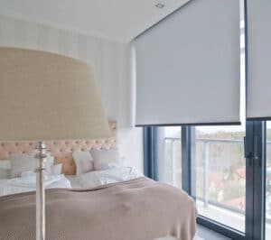 Verdunkelungsrollo zur Wandmontage nach Maß bis 440 cm Breite