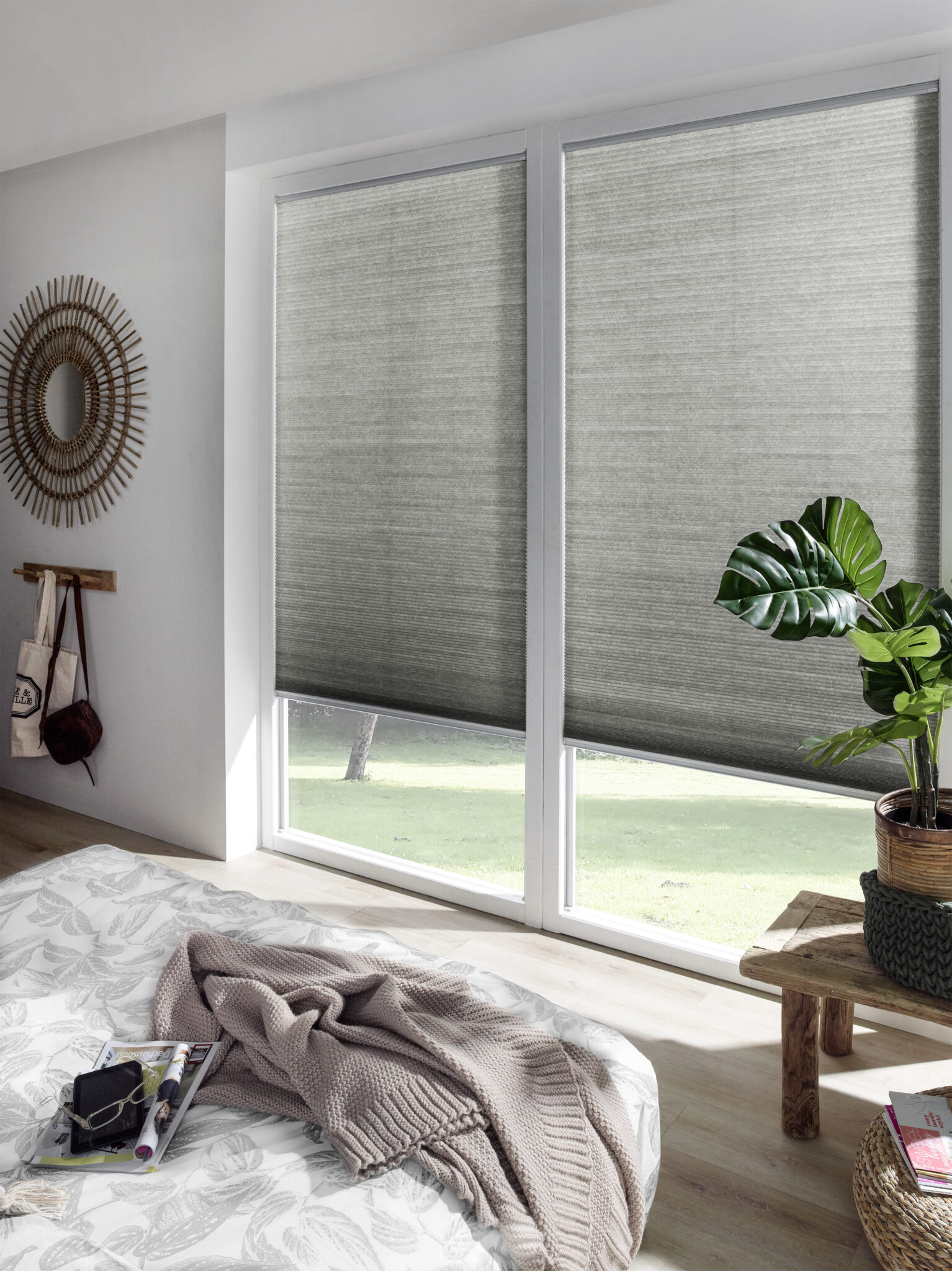 Thermo- und Hitzeschutz fürs Fenster – Thermorollos am Wohnzimmerfenster
